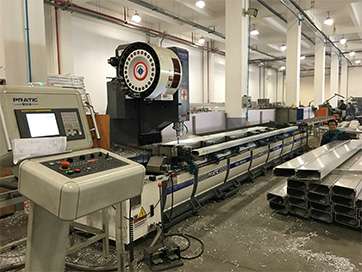 342154876254533.jpg 篷房型材专用大型数控加工中心2.jpg